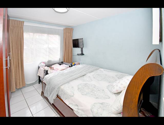 2 BEDROOM APARTMENT FOR SALE IN BRAMLEY VIEW